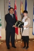 Dr. Yi-jun Song (MA 1987; EdD 1994) with lucky draw winner Mandy Ma (BCom 2005 WDW) 